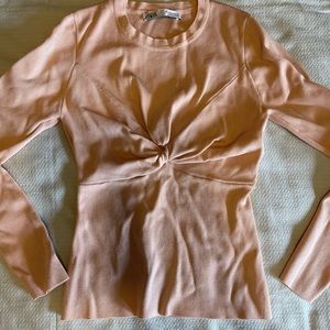 Zara top
Powder color
Medium